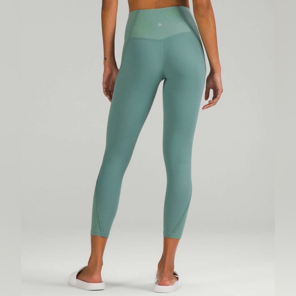 Lululemon Align Ribbed Panel High-Rise Tight 25"
Tidewater Teal size 4